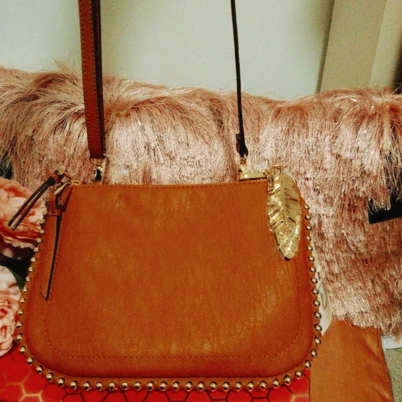 Gorgeous Jessica Simpson Studded Western Style Saddle Bag Purse - Picture 2 of 3